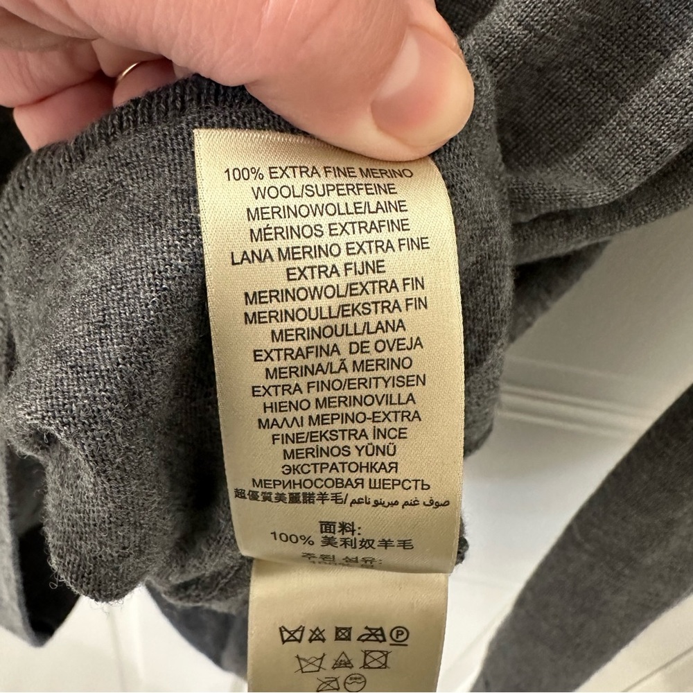 Burberry Brit Extra Fine Merino Wool V-Neck Sweater in Gray, Size XL - Picture 8 of 10